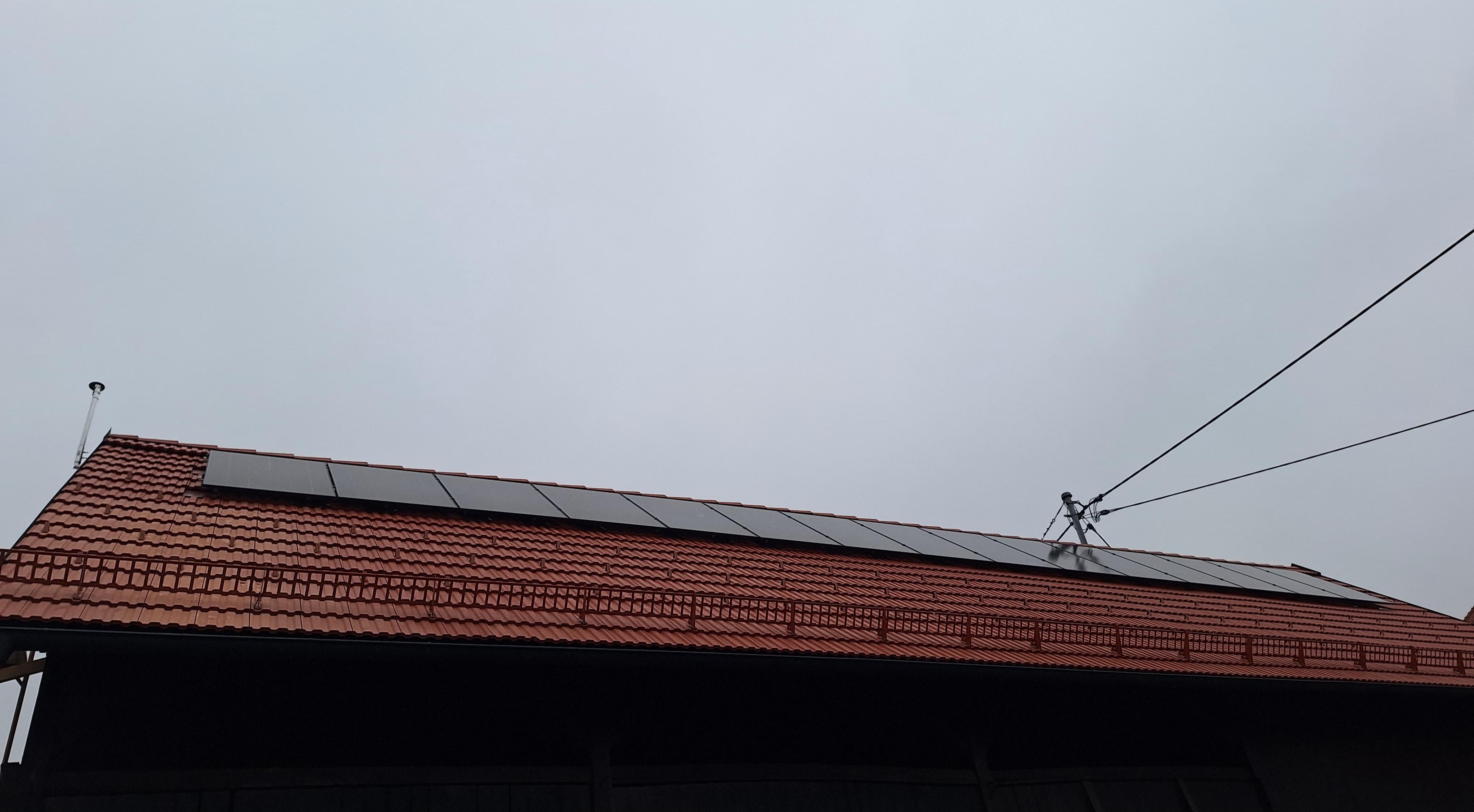 Günstige Photovoltaik Montage 2026 – mit Solaroase aus Österreich sparen